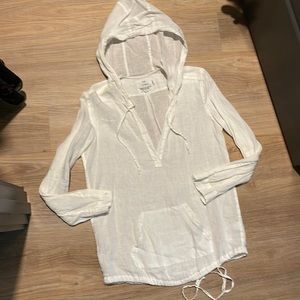 AMERICAN COLORS BY ALEX LEHR WHITE LINEN HOODED TOP